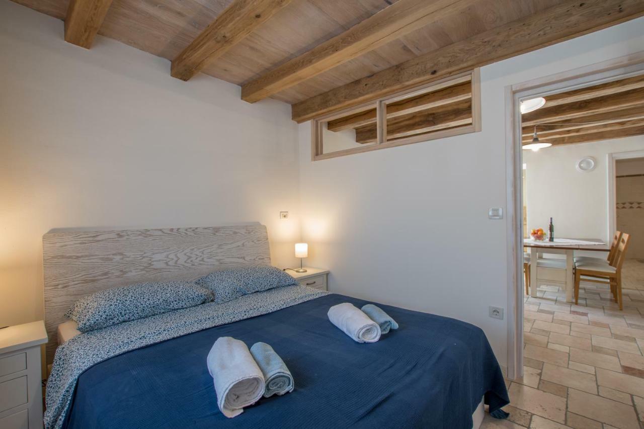 Lana House With Apartments Petrovija 외부 사진
