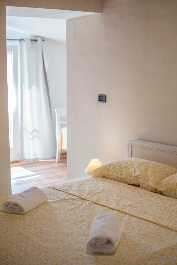 Lana House With Apartments Petrovija 외부 사진